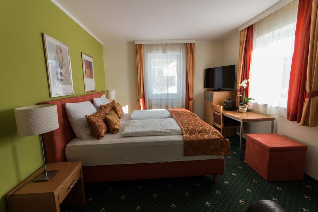 Hotel Kreuzwirt Engerwitzdorf Exterior photo