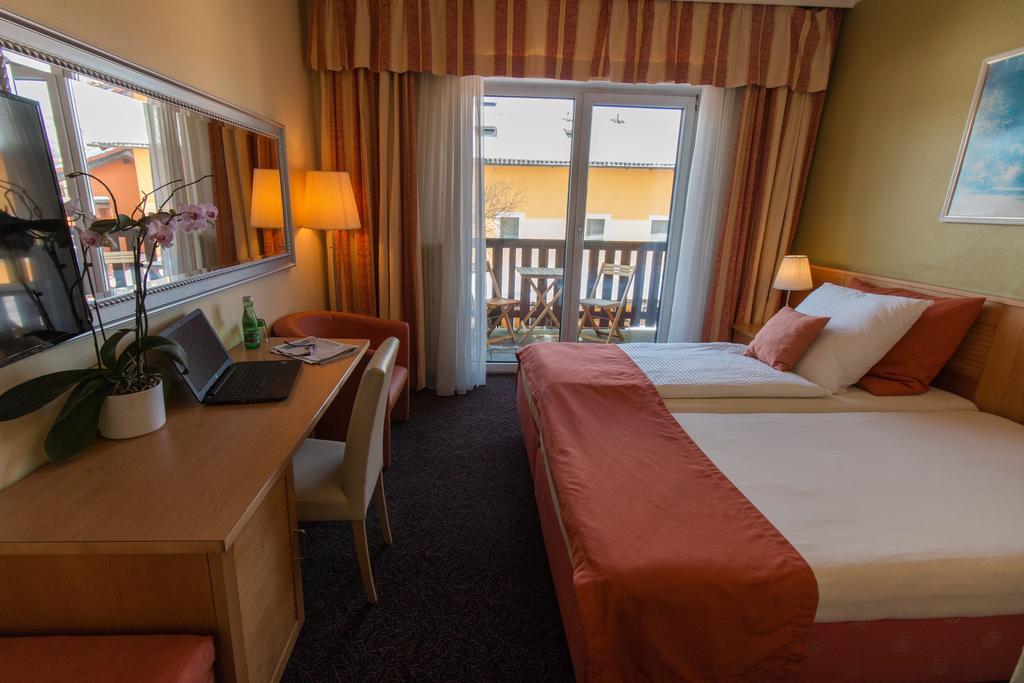 Hotel Kreuzwirt Engerwitzdorf Exterior photo